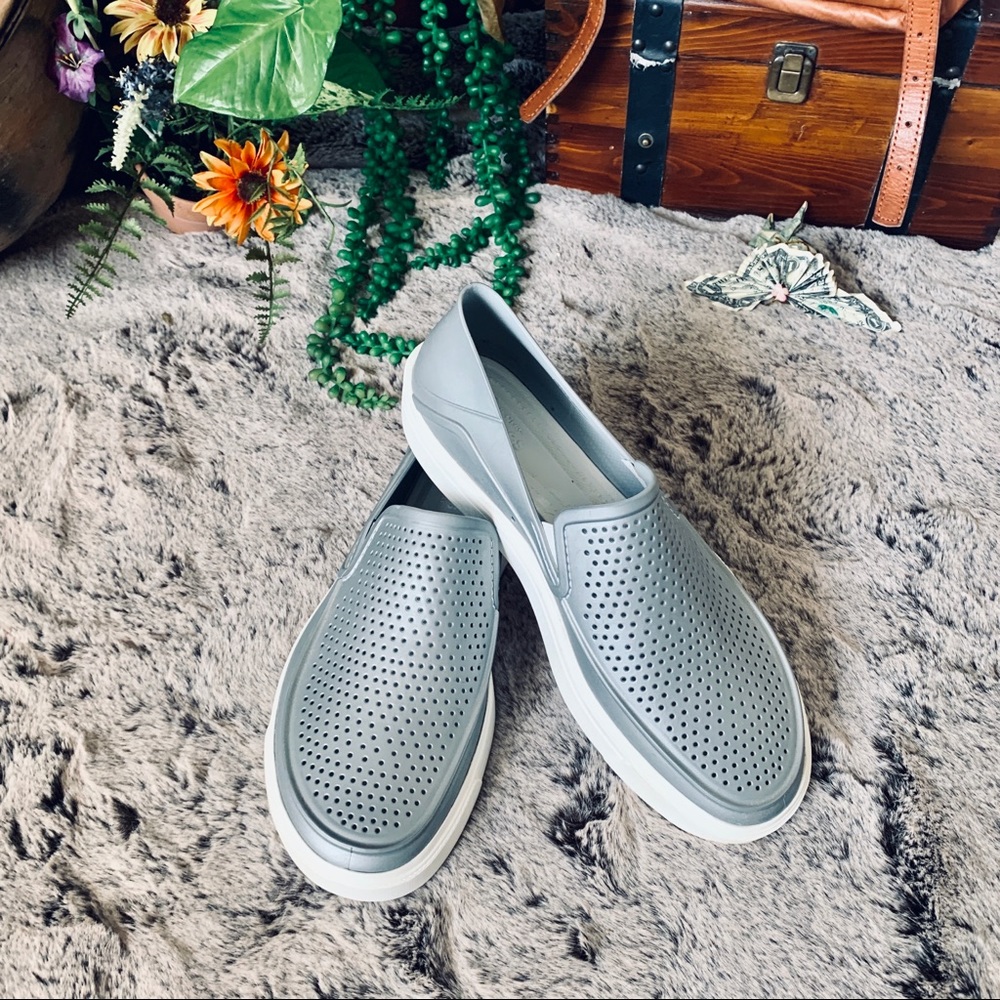 🤍CROCS🤍Women’s Dark Gray Slip-On Deck Shoes